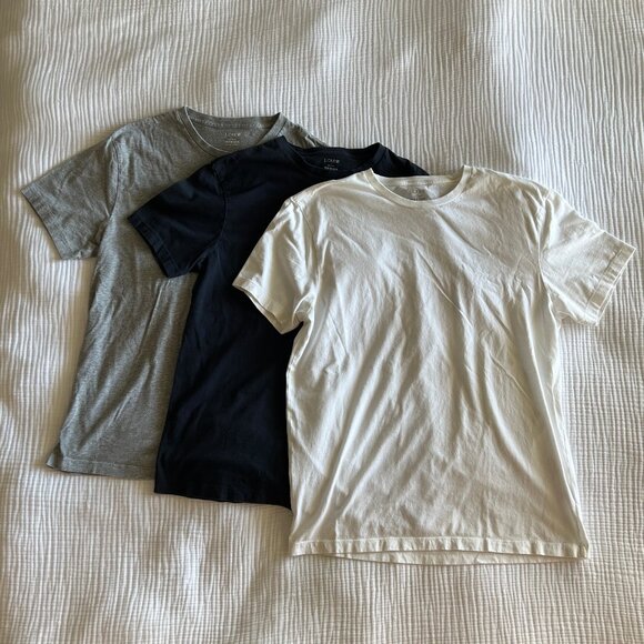 3 Washed t-shirts: Navy, White, and Gray - Picture 2 of 2